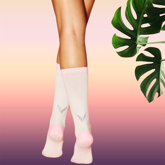 NEW VICTORIA’S SECRET 2024 FASHION SHOW BUNDLE - Picture 12 of 16